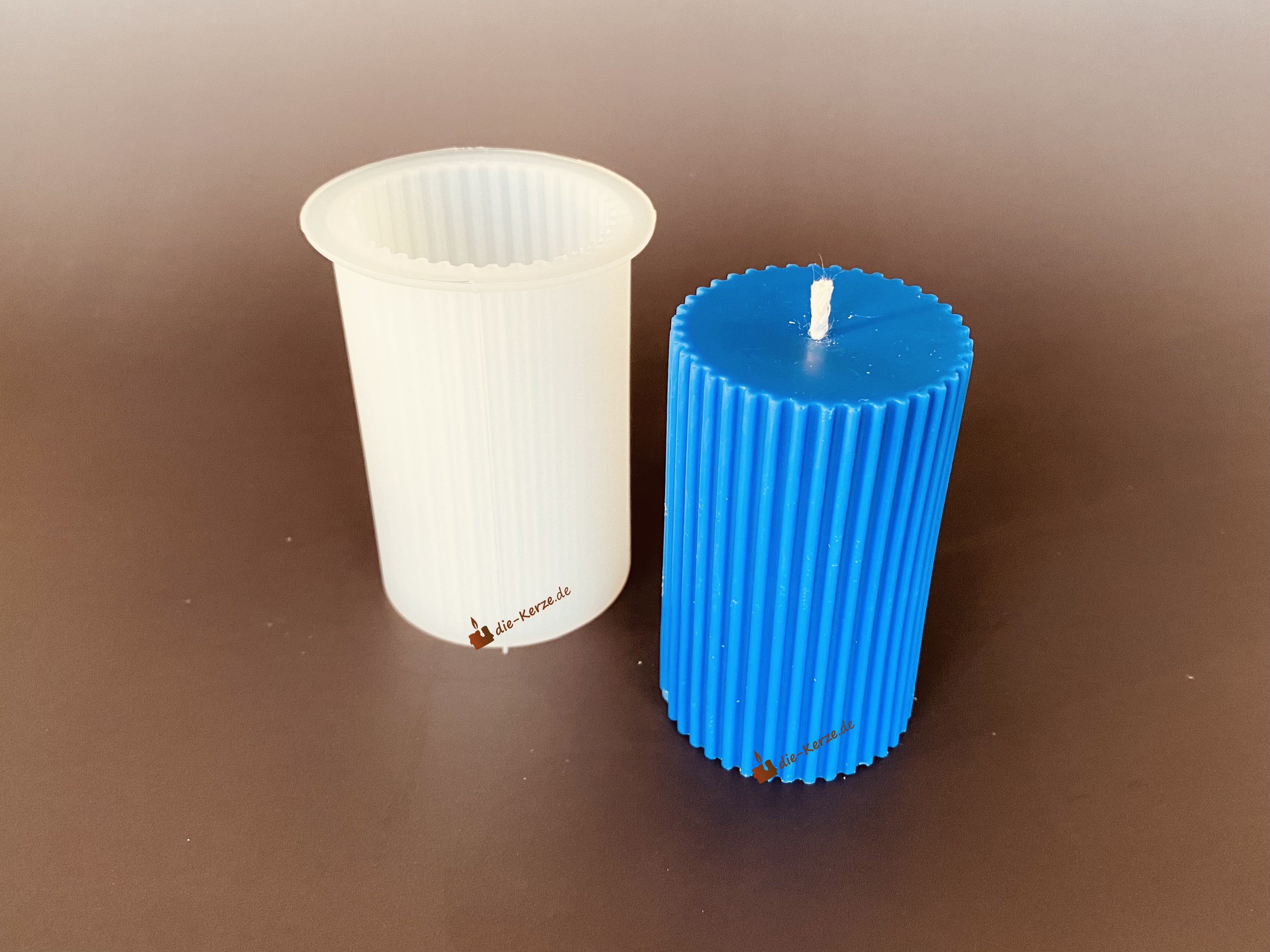 K7076 Silikonform dicke Rillenkerze 01