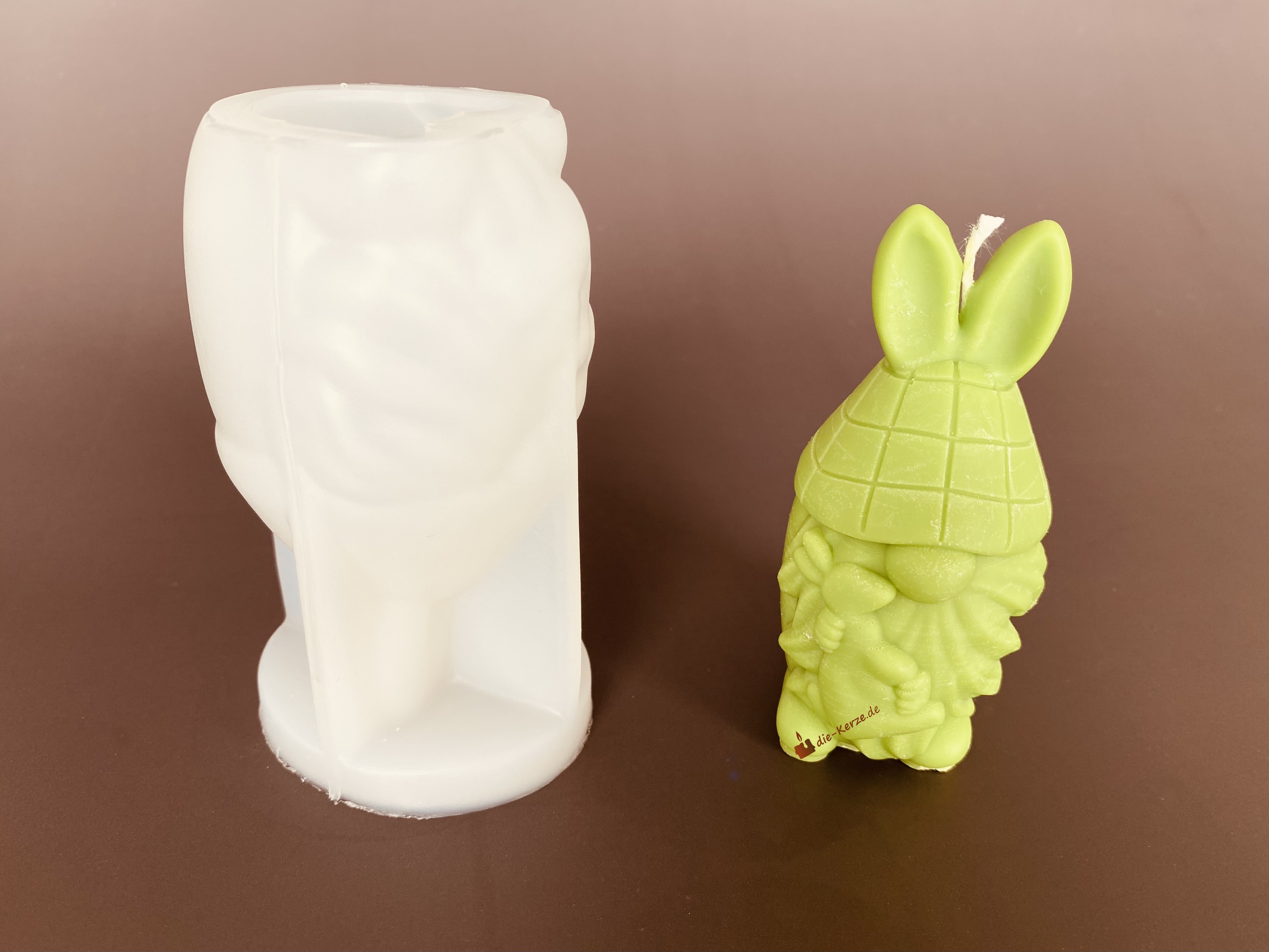 Silikonform Osterwichtel mit Hase K7072 Silikonform Osterwichtel mit Hase 01