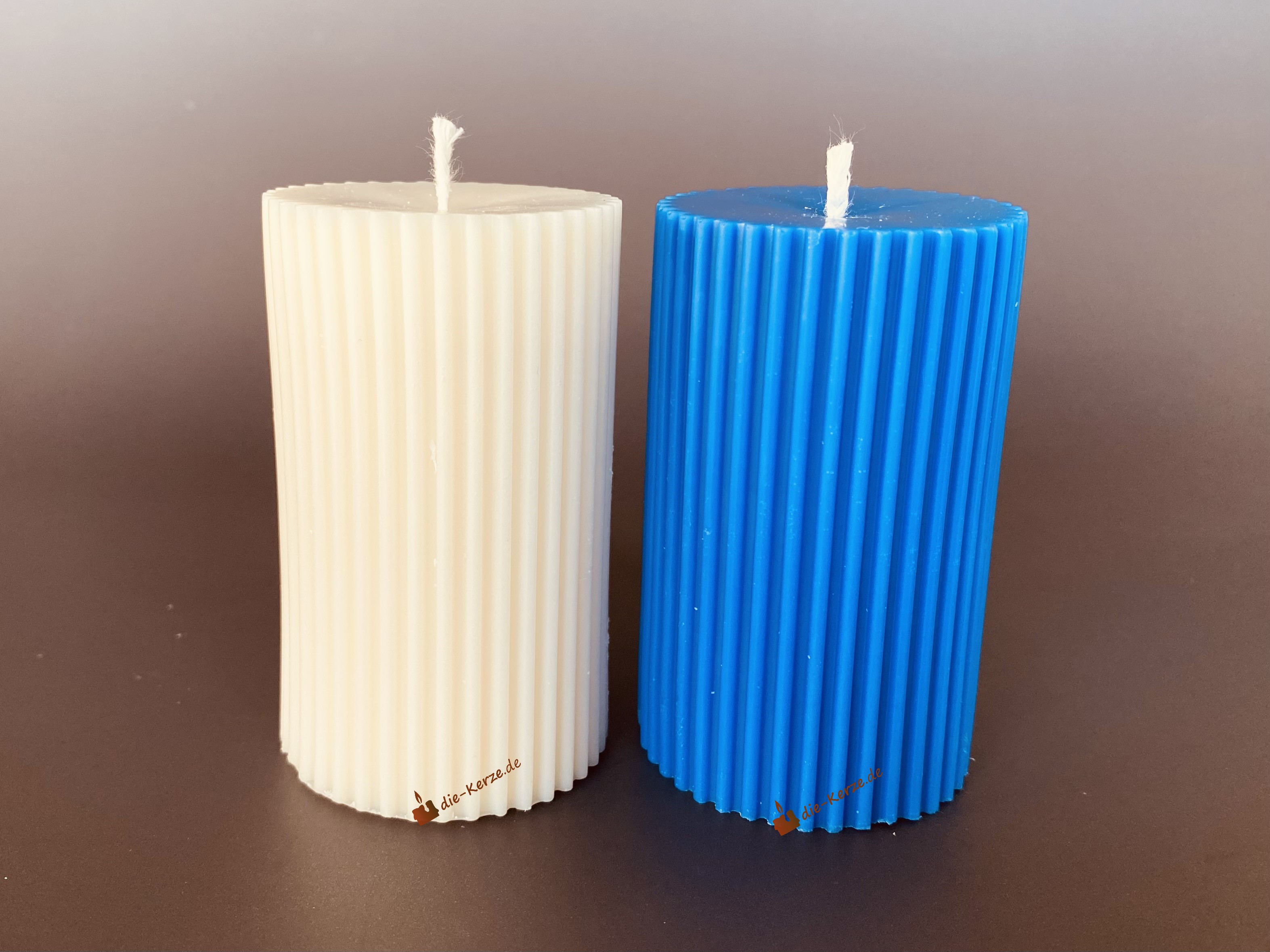 K7076 Silikonform dicke Rillenkerze 02