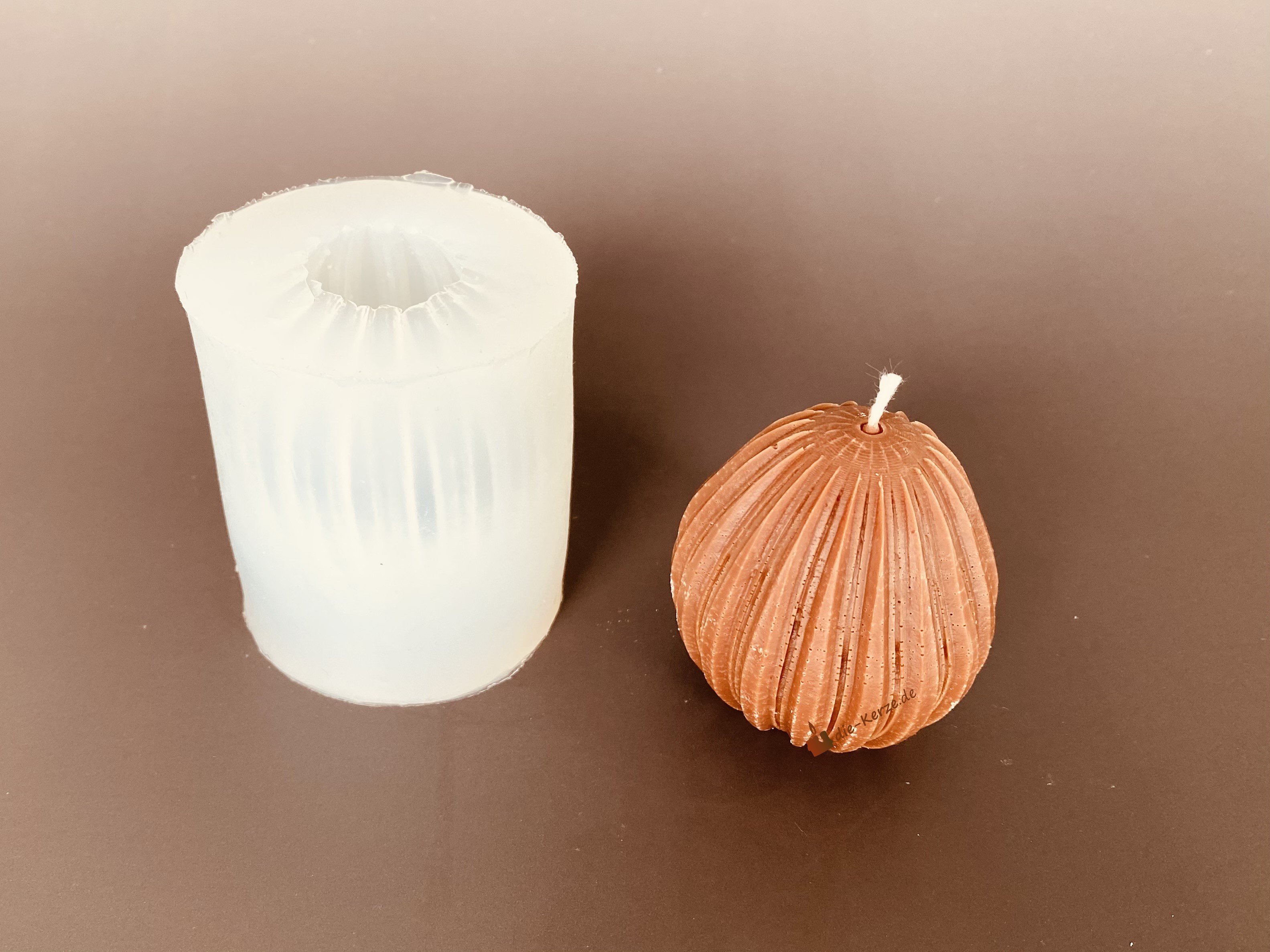 K7084 Silikonform Streifen Ei 01