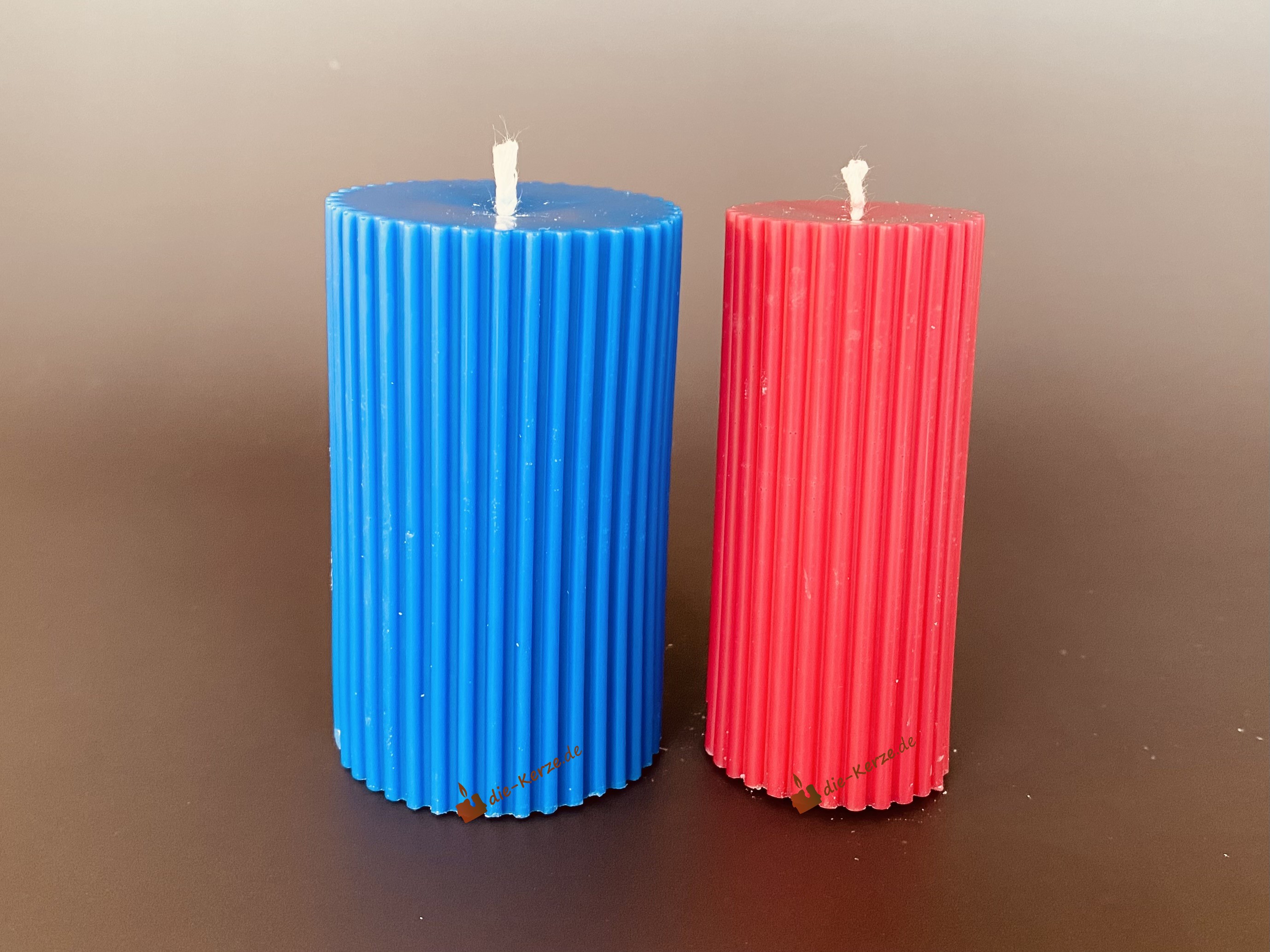 K7076 Silikonform dicke Rillenkerze 03