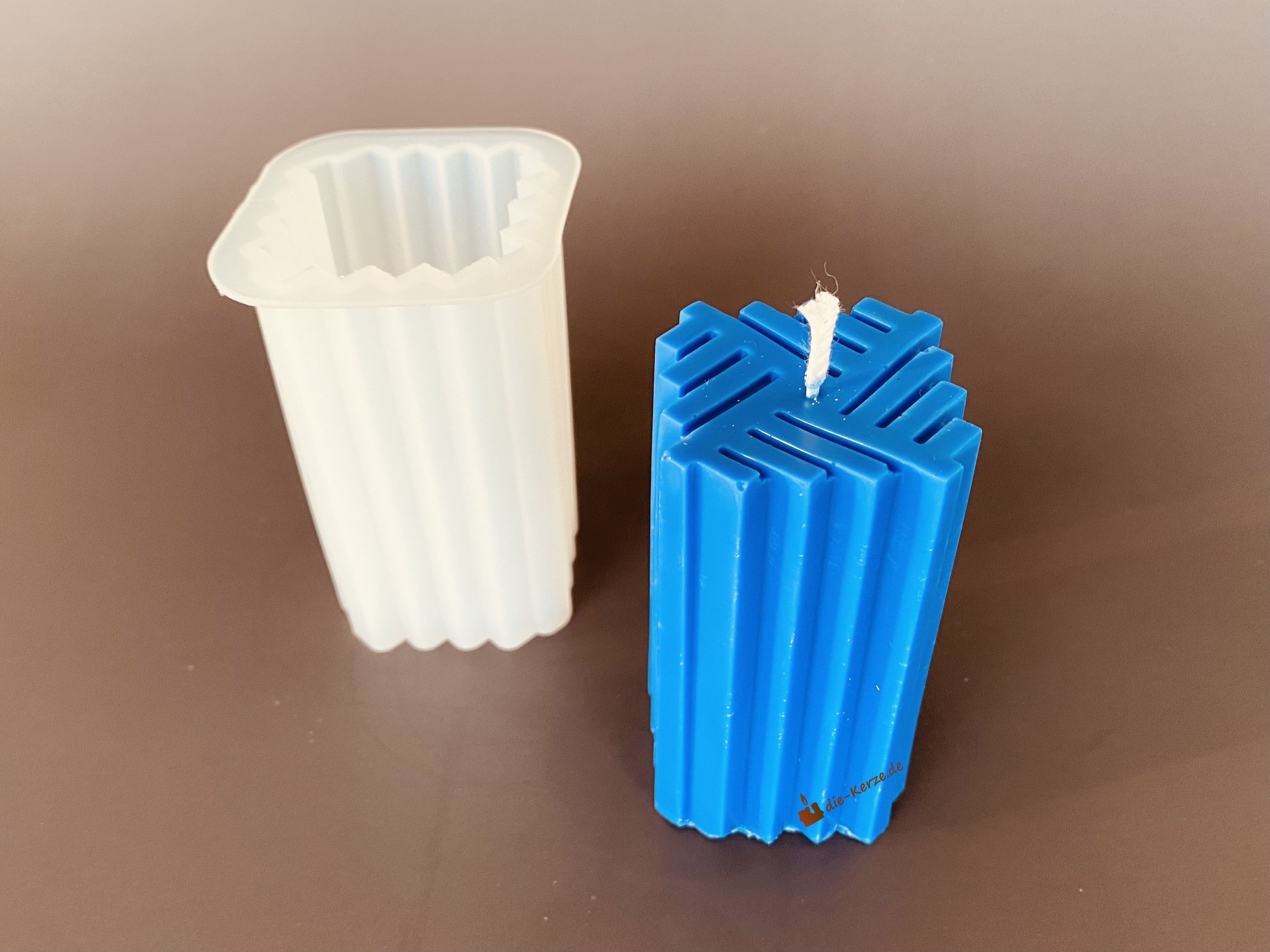 K7067 Silikonform eckige Rillenkerze 01